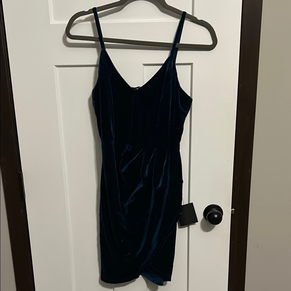 Lulu’s Velvet Dress in Deep Blue